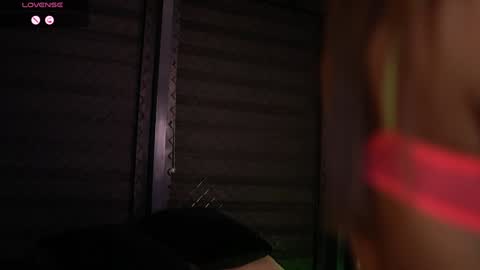 IvyRowa online show from December 7, 7:10 pm