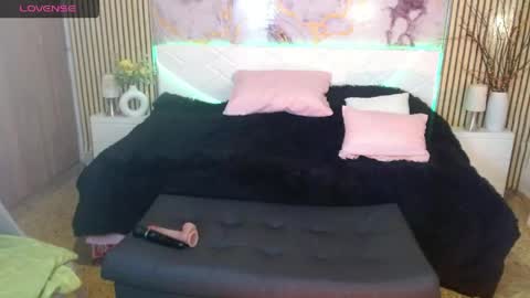 ivyshine7 online show from May 30, 9:43 pm