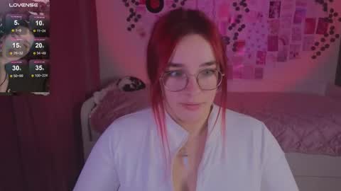Snapshot of iwi_wi_wi chatting on October 25, 2:35 pm Daisy online show from October 25, 2:35 pm