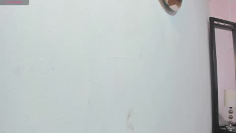 izelevans online show from March 23, 2:01 pm