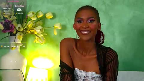 Snapshot of izzie_sugar chatting on October 1, 6:46 pm Sugar Babe online show from October 1, 6:46 pm