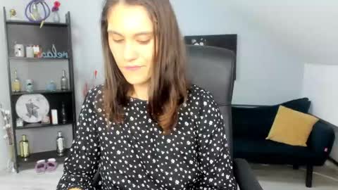 Izzy online show from September 13, 7:00 pm