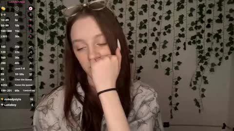 Lisa online show from February 26, 3:11 pm