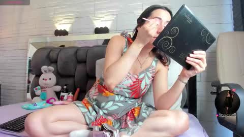  JADE  online show from December 15, 7:19 pm