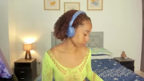 Jade smile online show from February 10, 2:09 pm