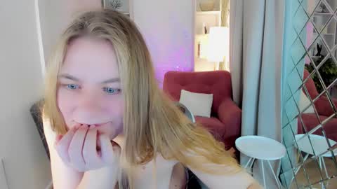 Jade online show from November 8, 2:33 pm