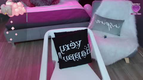 JADE online show from February 18, 5:22 pm