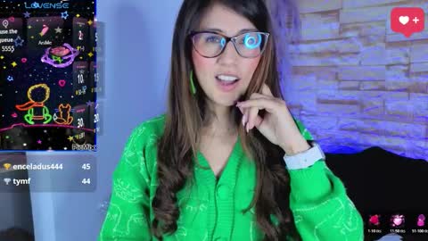 jade white  online show from March 4, 3:18 pm