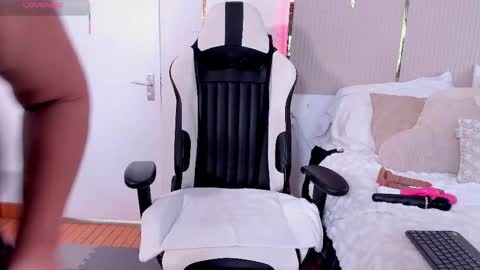 Jadeh online show from January 11, 7:30 pm