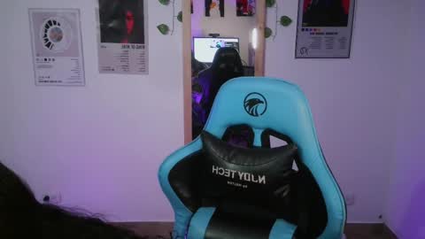 Jade 3 online show from April 17, 4:47 am