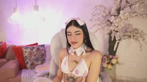 Jade Summer online show from December 4, 11:45 am