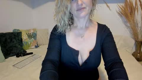 elena online show from January 19, 2:52 am