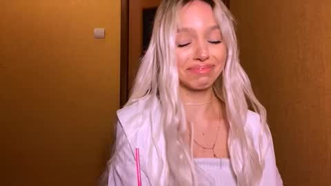 Kary online show from March 8, 7:18 pm