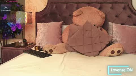 JaneDevine online show from April 14, 8:14 am