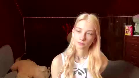 Elsa online show from July 6, 8:19 am