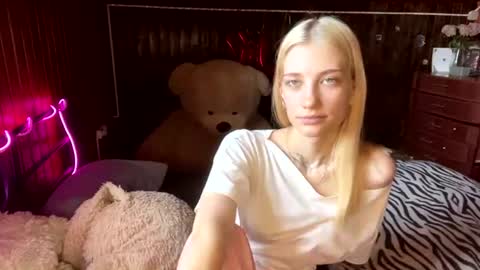 Elsa online show from August 2, 10:07 am