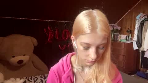 Elsa online show from July 9, 9:22 am