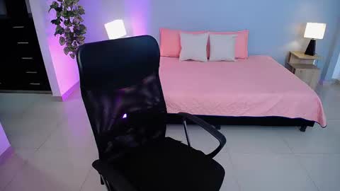 Instagram jasminecampbell1  online show from February 6, 1:47 pm