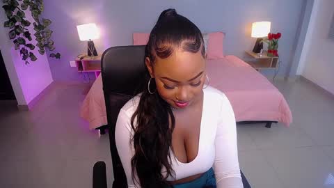 Instagram jasminecampbell1  online show from February 19, 9:47 pm