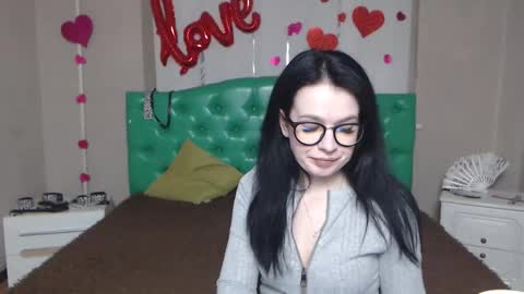 JasmineKouch online show from March 19, 6:51 am