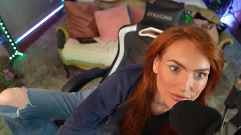 JennyBlighe online show from March 15, 6:21 pm