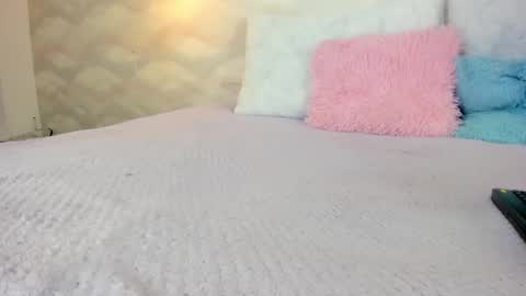 JAZLIN ANGELS online show from December 22, 8:17 am