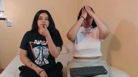 Jazmin and Scarlett online show from July 10, 8:59 am