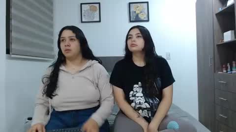 Jazmin and Scarlett online show from June 9, 9:52 am