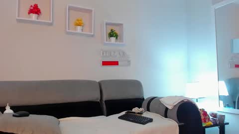 Jazmin online show from April 15, 7:58 pm