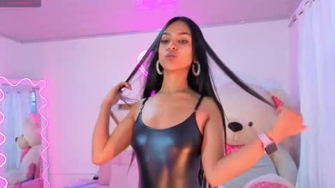 Jazmin  online show from September 13, 11:40 am