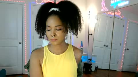 Jazmine Fox online show from May 30, 5:32 pm