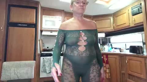 JCcurves online show from March 12, 11:18 pm