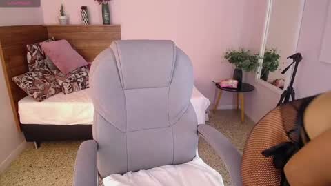 jeinnovemontenegr0 online show from September 25, 2:05 pm