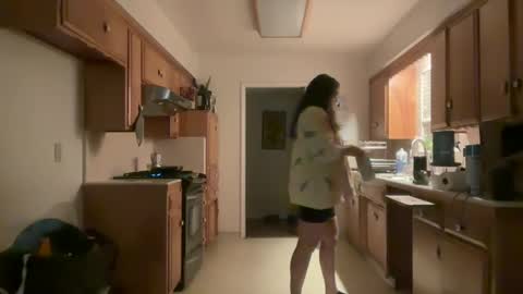 Snapshot of jellybeanin chatting on December 30, 2:19 pm Jelli online show from December 30, 2:19 pm