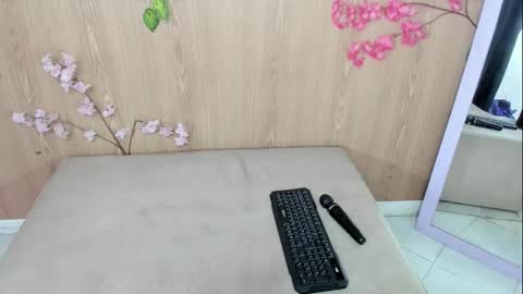 Jenelotizz online show from March 26, 3:08 am