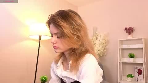 jenifercloudy online show from June 21, 1:04 pm
