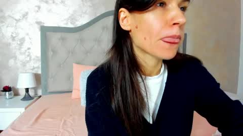 JennaMyers online show from March 31, 7:03 pm