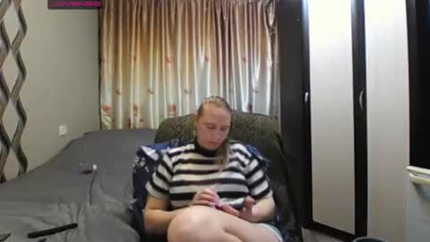 JenniDeep online show from April 11, 5:49 pm