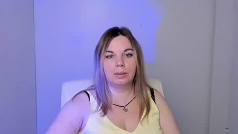 Jennifer online show from October 18, 6:49 am