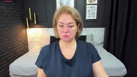 Jennifer online show from February 22, 1:12 pm