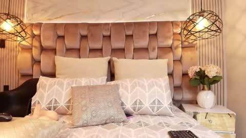 Jennsexy  online show from September 9, 6:30 pm