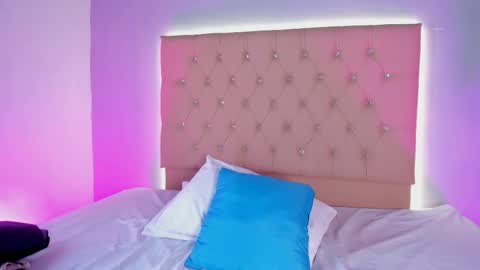 jenny__lawrence online show from January 8, 8:02 pm