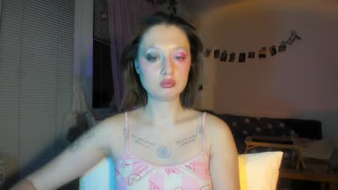 Jennifer Jenny Darling   online show from January 31, 7:11 pm