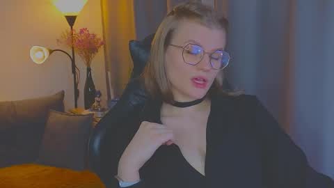  JessieVibes online show from April 4, 1:54 pm