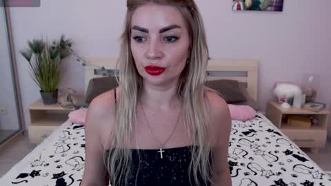 Snapshot of jessabellucci chatting on December 22, 8:05 am Jessa Bellucci online show from December 22, 8:05 am