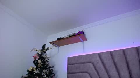 Jessica Kraft online show from November 28, 2:14 am