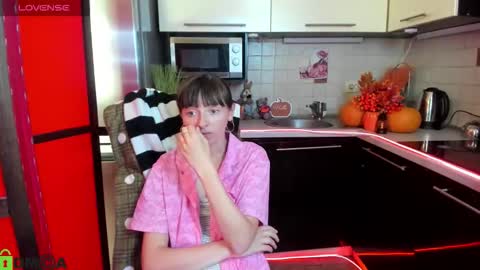 jessicaforris online show from October 11, 8:19 am