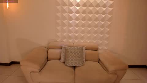 JESS online show from December 14, 9:15 am