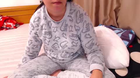 jessiestar3 online show from March 22, 4:02 pm