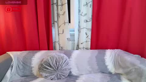 JessTheWicked online show from September 12, 8:34 am